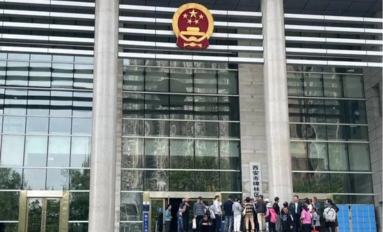 李彬团伙抢夺陕西宏润地产股权始末：项目烂尾，2042户购房百姓成受害者